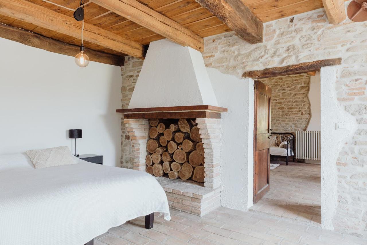 Agriturismo Qui Voglio Monte Roberto Eksteriør bilde