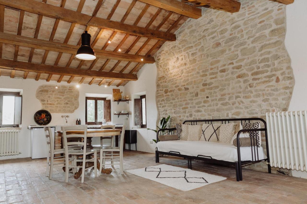 Agriturismo Qui Voglio Monte Roberto Eksteriør bilde