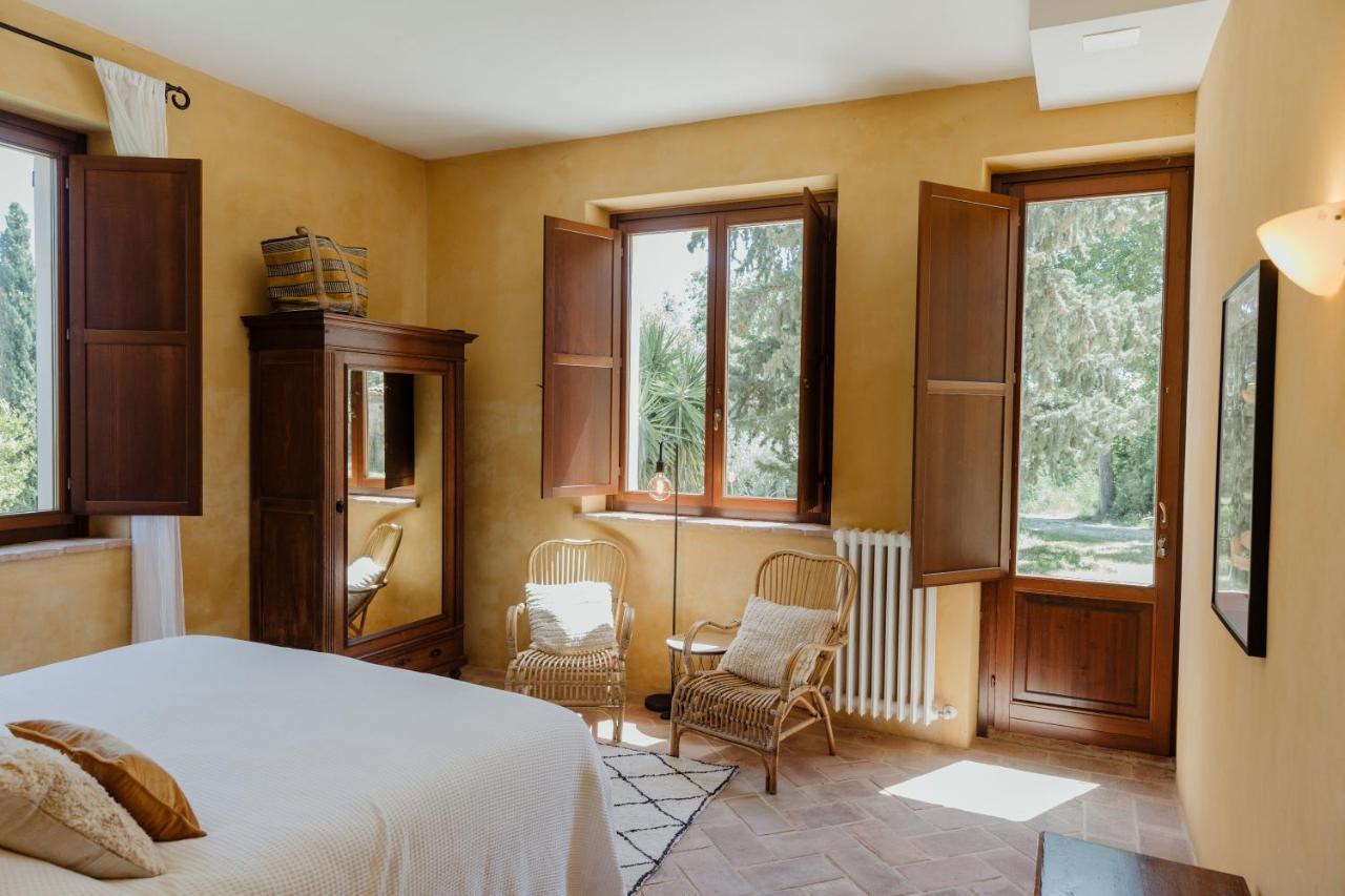 Agriturismo Qui Voglio Monte Roberto Eksteriør bilde