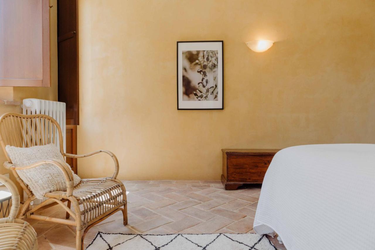 Agriturismo Qui Voglio Monte Roberto Eksteriør bilde