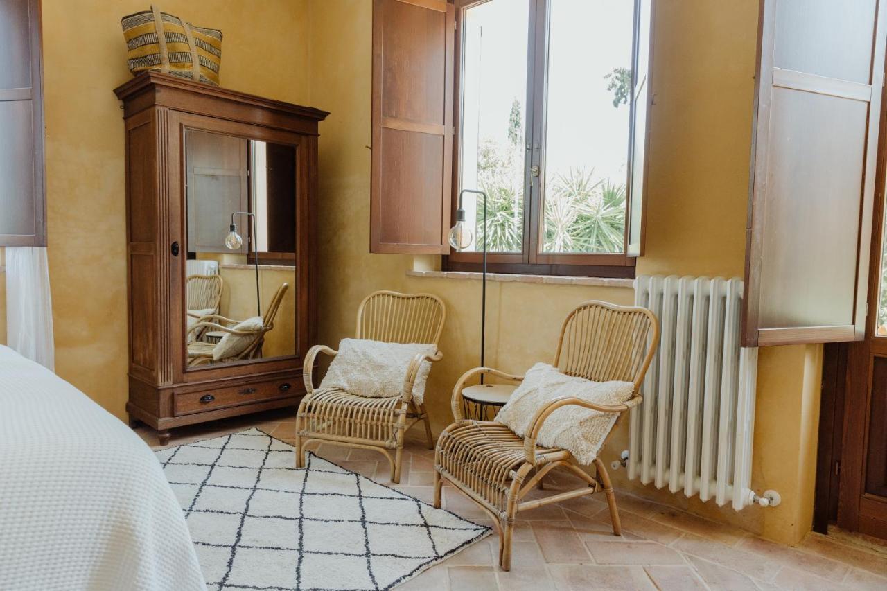 Agriturismo Qui Voglio Monte Roberto Eksteriør bilde