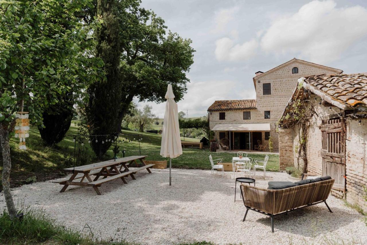 Agriturismo Qui Voglio Monte Roberto Eksteriør bilde