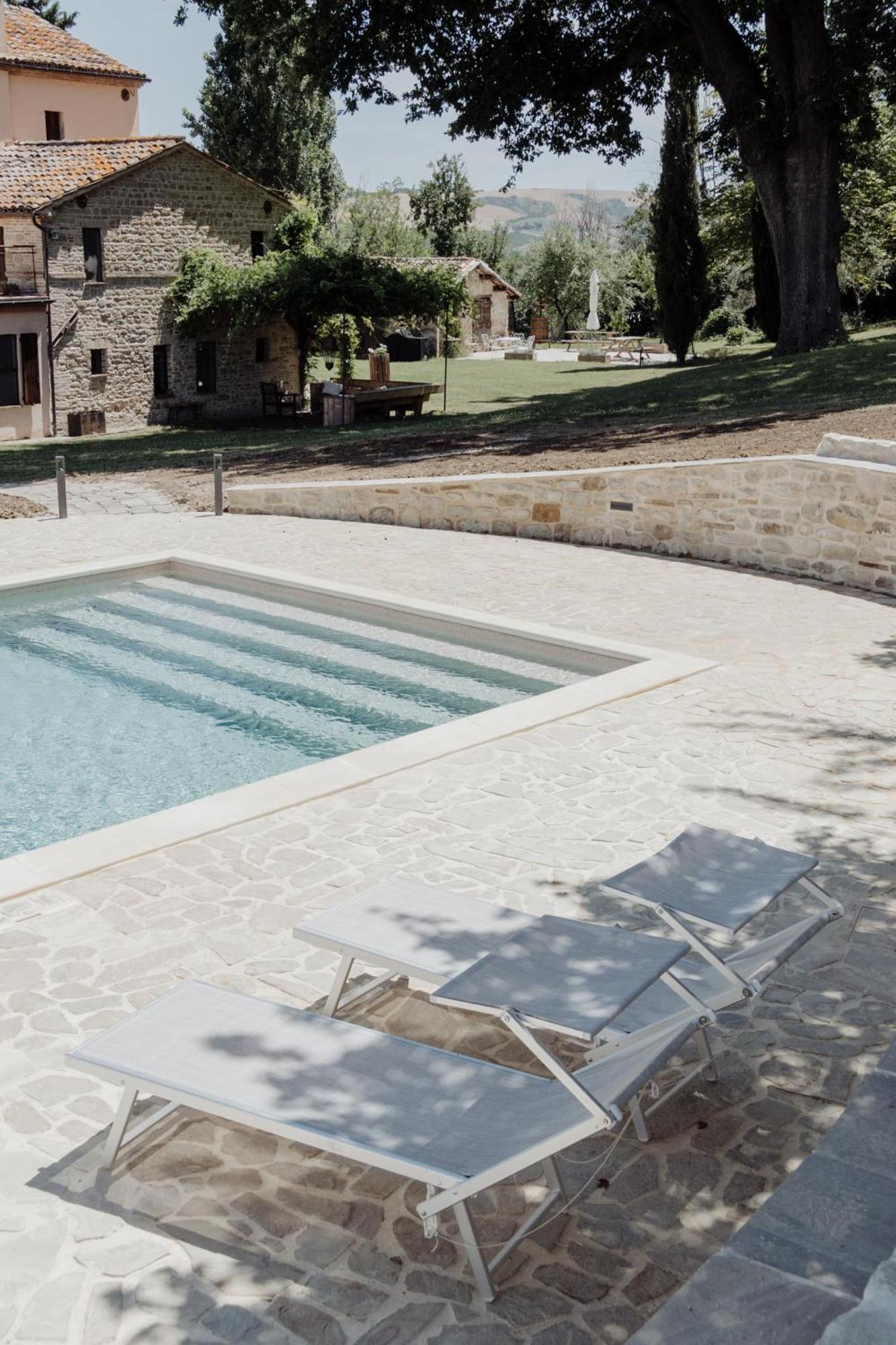 Agriturismo Qui Voglio Monte Roberto Eksteriør bilde