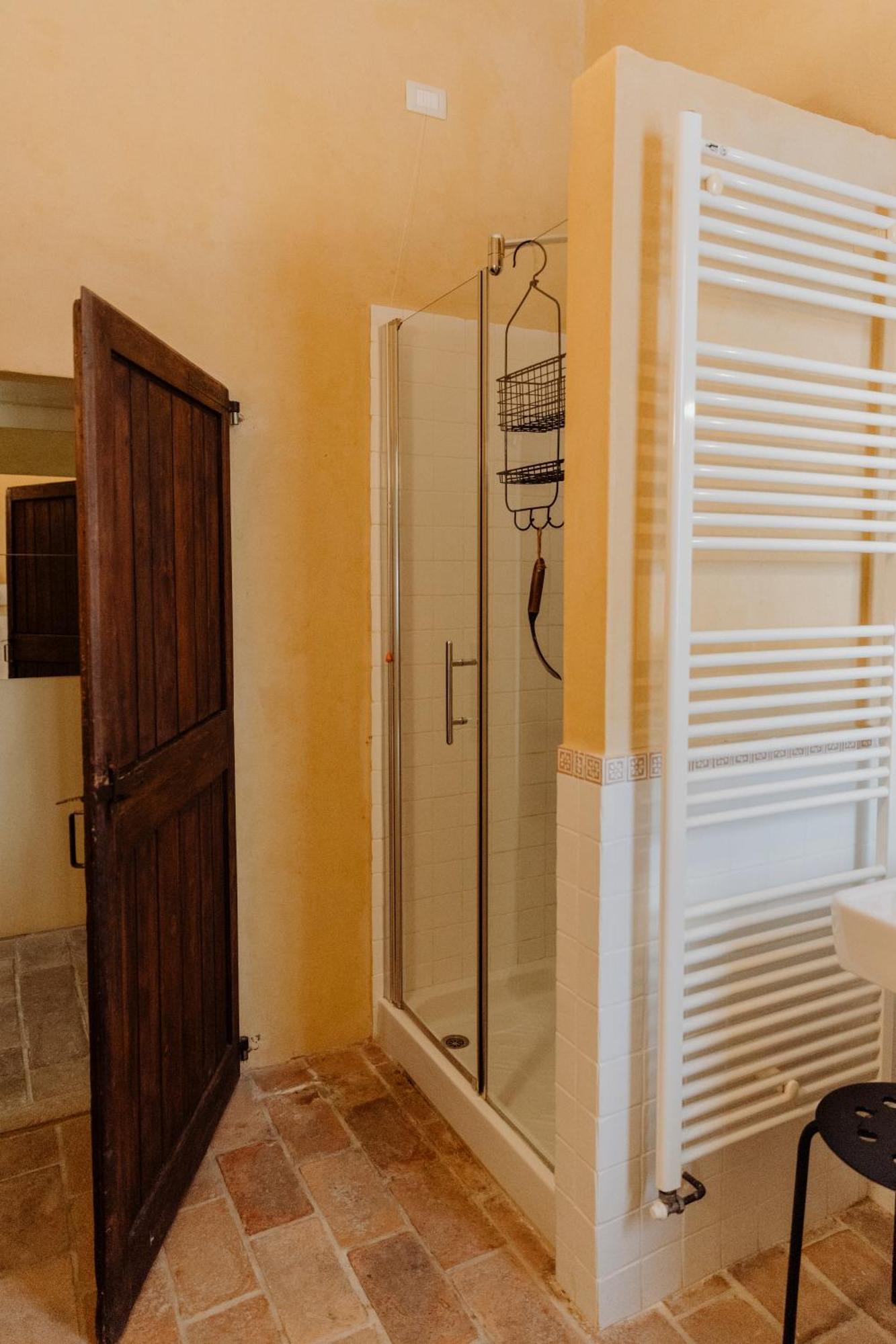 Agriturismo Qui Voglio Monte Roberto Eksteriør bilde